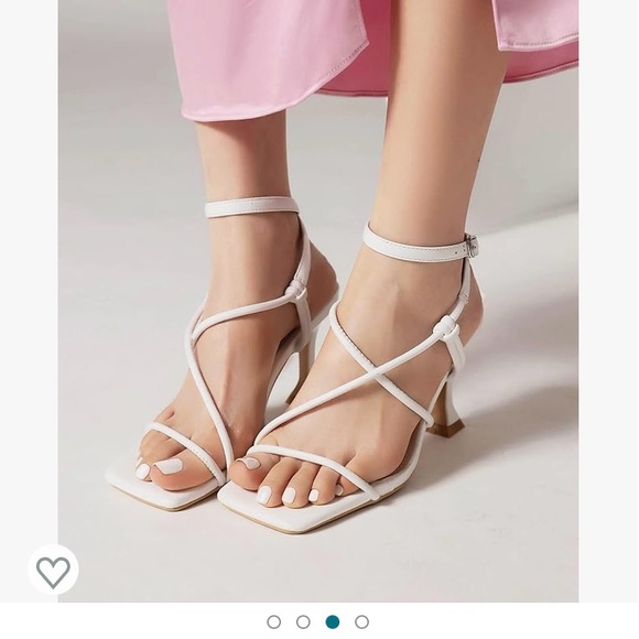 NEW in the box Women’s White Sandals - Picture 4 of 5